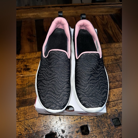 Skechers Women's Go Walk Black Shoes with Pink Accents - Picture 7 of 7
